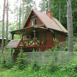 Fenced Cottage In The Middle Of Nature, Right By The Lake, Rentyny Exterior photo