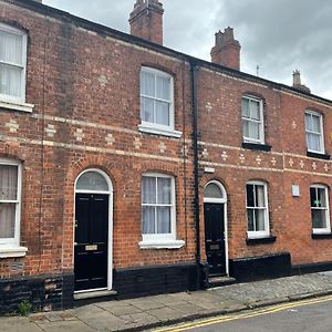 Chester Stays - Lovely 2 Bedroom House In The Heart Of 切斯特 Exterior photo