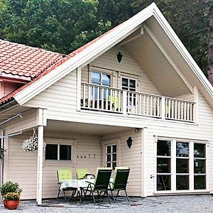 4 Person Holiday Home In Tau Bjørheimsbygda Exterior photo