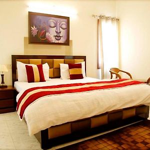 Maplewood Guest House, Neeti Bagh, New Delhiit Is A Boutiqu Guest House - Room 4 Exterior photo