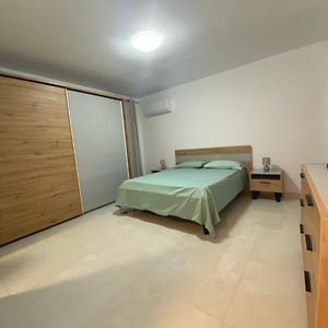 Modern, Spacious, 3 Bedroom Apartment Near Malta International Airport 卢加 Exterior photo