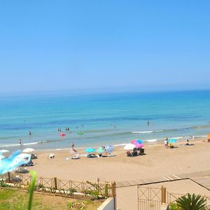 Beachfront Loft Apartment - Agios Gordios, Corfu 阿齐欧斯·贡多斯 Exterior photo