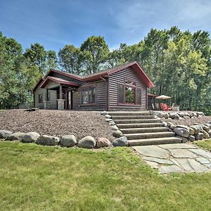 GrantsburgQuiet Lakeside Cabin Patio And Stunning Views!别墅 Exterior photo