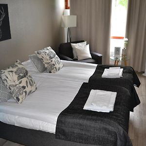 Comfortable Hotel Room At Ellivuori Resort 萨斯塔马拉 Exterior photo