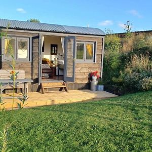 Rhodes To Serenity - Mermaid Shepherds Hut Stoke-on-Trent Exterior photo