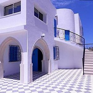 2 Bedrooms Apartement With Enclosed Garden And Wifi At Djerba Midoun 1 Km Away From The Beach 阿格希尔 Exterior photo