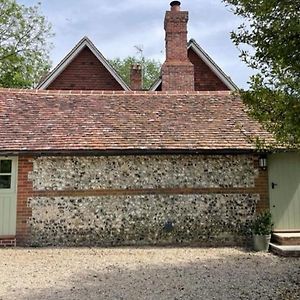 East Meon Stylish Bolthole In The Heart Of The Meon Valley酒店 Exterior photo