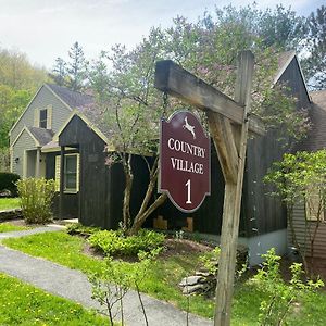 Cozy Cabin On Mountain Resort 汉考克 Exterior photo