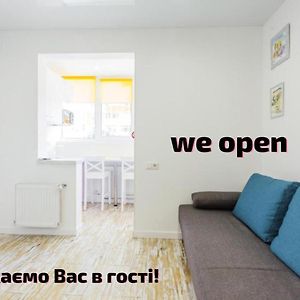 Mini - Apartamenty Studio Na Lomonosova, Vdnh 基輔 Exterior photo