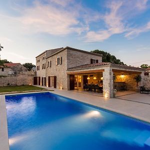 Istria Time - Villa Nyma - Heated Pool Mrgani Exterior photo
