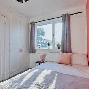 Cosy 2 Bedroom Flat, With Parking & Garden Seaton Delaval Exterior photo