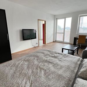 1 Room Apartment With Balcony, Dolezalova Street 布拉迪斯拉发 Exterior photo