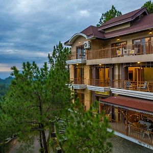 Stayvista At Out Of The Woods With Sprawling View At 卡绍利 Exterior photo