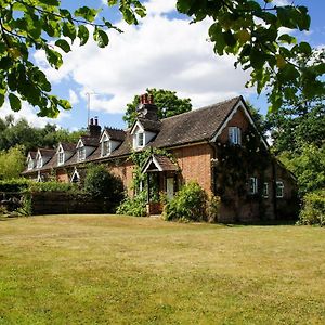 Beeches Cottage - Beautiful Garden - Parking Handcross Exterior photo