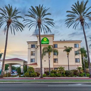 东北长滩/赛普拉斯拉昆塔套房酒店 Hawaiian Gardens Exterior photo