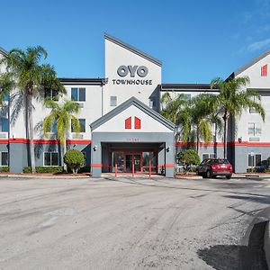 Oyo Townhouse Orlando West酒店 Exterior photo