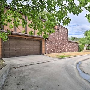 Bryan Home With Deck And Yard About 4 Mi To Texas A And M! Exterior photo