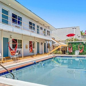 Pool Christmas Getaway Dania Beach 5 Min Walk公寓 Exterior photo