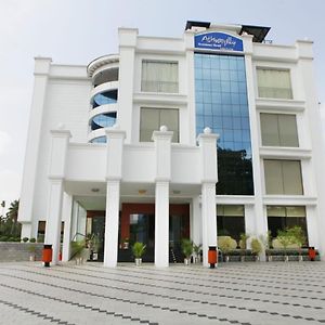 Kizhake Chālakudi Athirappilly Residency Chalakudy酒店 Exterior photo