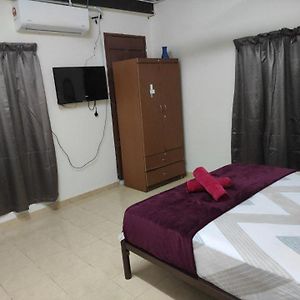 City Roomstay Budget Middle Kuala Terengganu 1Queen Bed Exterior photo