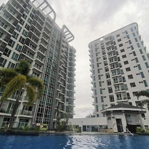 Mactan Newtown Boulevard Punta Engaño Exterior photo