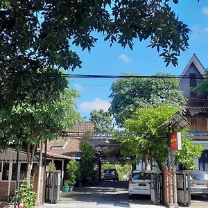 Kampoeng Osing Syariah Guest House 外南梦 Exterior photo