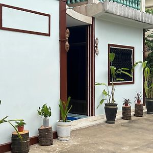 Lotus Blanc Homestay 马德望 Exterior photo