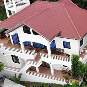 Charming 6-Bed House In Puerto Galera别墅 Exterior photo