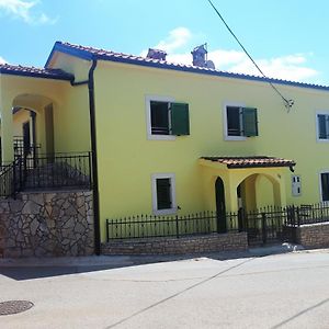 Apartments With A Parking Space Kastelir, Central Istria - Sredisnja Istra - 17528 Exterior photo