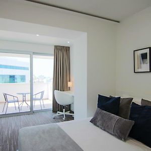Phaedrus Living: Luxury Suite Nicosia 506 Exterior photo