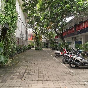 Urbanview Hotel Minongga Pondok Labu By Reddoorz 雅加达 Exterior photo