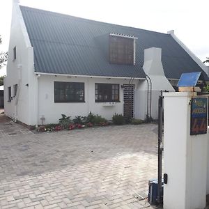 6 Bedroom House And Cottage 赫曼努斯 Exterior photo