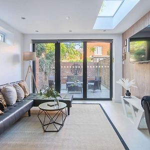 Livestay-4 Bed London Townhouse, Private Terrace, Parking 布伦特福德 Exterior photo