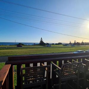 Wheel Chair & Pet Friendly Waterfront Retreat, 10 Minutes To Phiilip Island, Fireplace, Wood Supplied, Wifi Wine & Chocolates Kilcunda Exterior photo