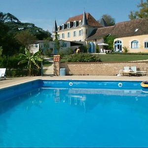 Maison Spacieuse Au Coeur De Queyssac Avec Jardin Exterior photo