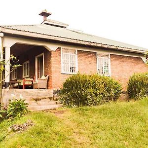 Kisoro Amajambere Iwacu Community Camp酒店 Exterior photo