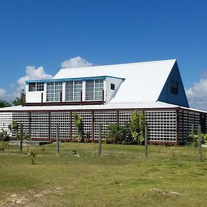 The Bnb On Triggerfish Close To The Airport Ladyville Exterior photo