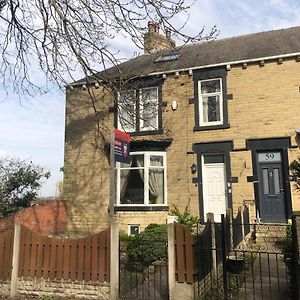 6 Bedroom Villa In Barnsley Centre Exterior photo