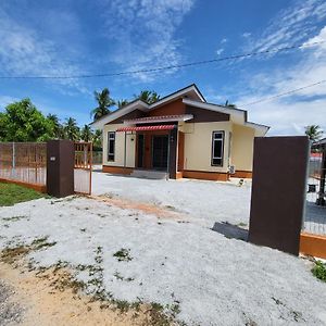 Smart Homestay Pantai Kemayang 巴佐 Exterior photo