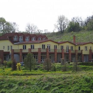 HedrehelyTuettoes Vendeghaz住宿加早餐旅馆 Exterior photo