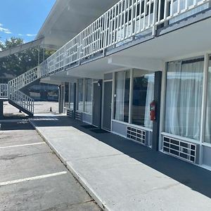 切罗温德姆贝蒙特酒店 Cheraw Exterior photo