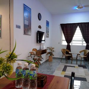 Camelia Rafflesia Kuala Terengganu Sea View House 瓜拉丁加奴 Exterior photo