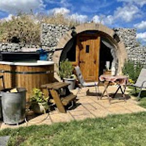 希尔内斯Romantic Escape Luxury Hobbit House With Hot Tub!公寓 Exterior photo