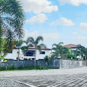 Koregon Pool Villas Mabalacat Exterior photo