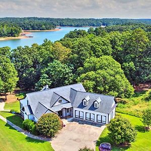 Upscale Family Home With Dock On Lake Hartwell! Exterior photo