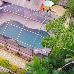 Family Friendly Pool Paradise Retreat Near Beaches 帕姆港 Exterior photo