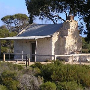 Shepherds Hut - Dhilba Guuranda-Innes National Park Inneston Exterior photo