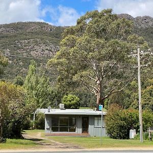 3 Bedroom Holiday House 霍尔斯加普 Exterior photo