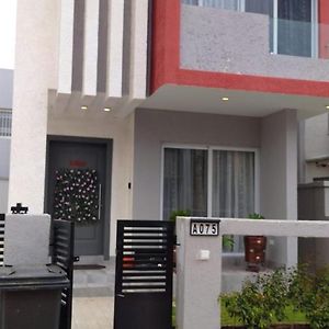 2 Bedroom Duplex House - 3 Bathrooms, Balcony , Kitchen, Living Room, - 24 7 Security, Gated, Gym, Pool, Wifi, Dstv, 特马 Exterior photo