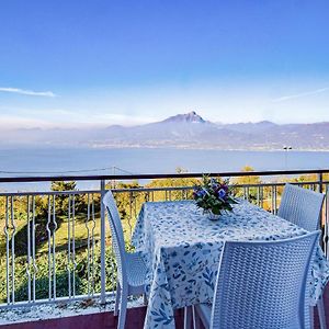 Cozy Apartment In Torri Del Benaco With Kitchen 托里德尔贝纳科 Exterior photo